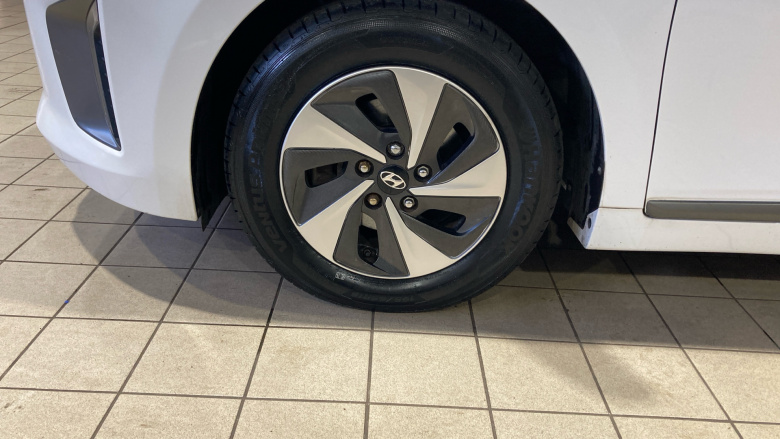 Hyundai IONIQ 1.6 GDi Hybrid Premium 5dr DCT Hybrid Hatchback